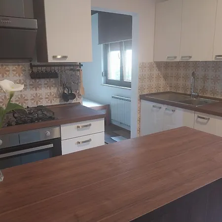 شقة Gravitacija West *